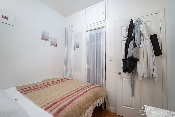 Rented by City Connections Realty | media 16