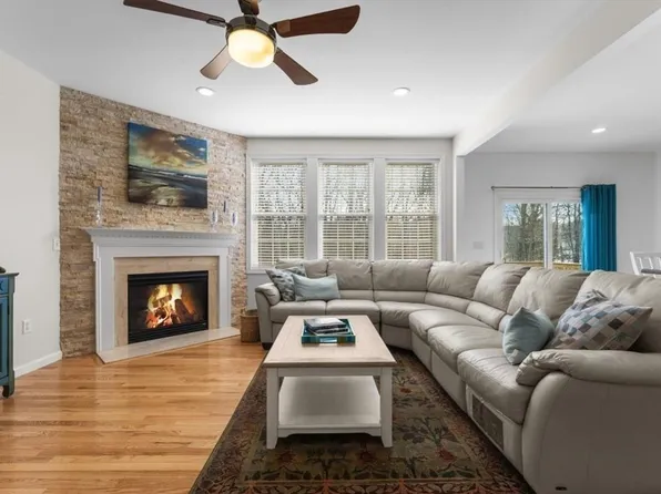 100 Buttercup Ln, South Grafton, MA 01560