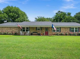 10460 Sycamore St, Overton, TX 75684