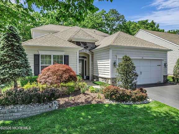 3rd image of 80 E Bosworth Boulevard