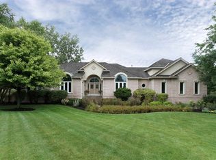 1739 Country Club Dr, Long Grove, IL