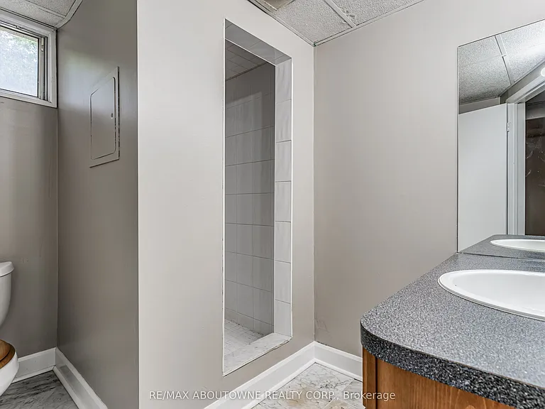 19 Friars Ct — Photo 35