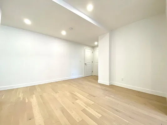 Rented by The Dermot Realty Management Company | media 22