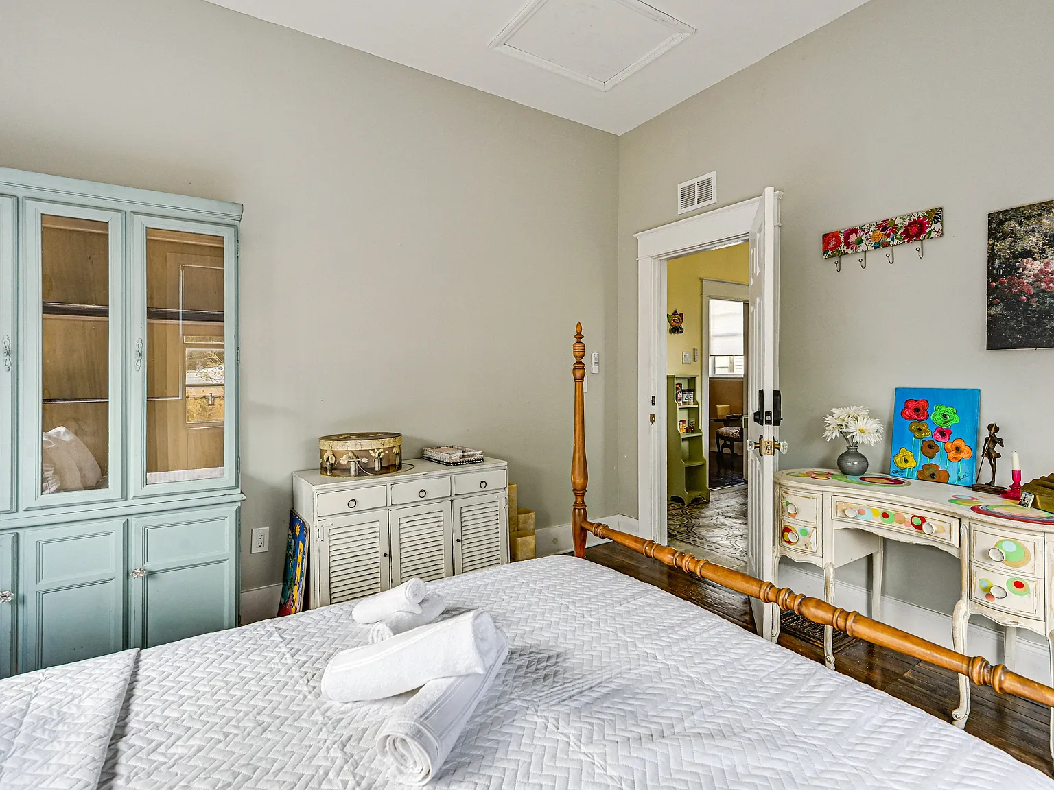 3 bed, 1441 sqft, $3,500 — Photo 2