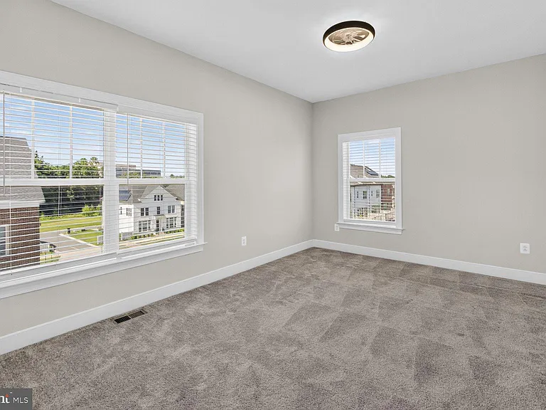 404 Sagan Pl — Photo 24