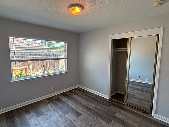 5th image of 3172 San Clemente Ave