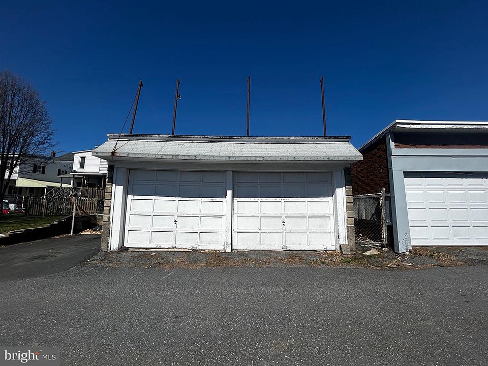 2nd image of 605 Fairview St #607