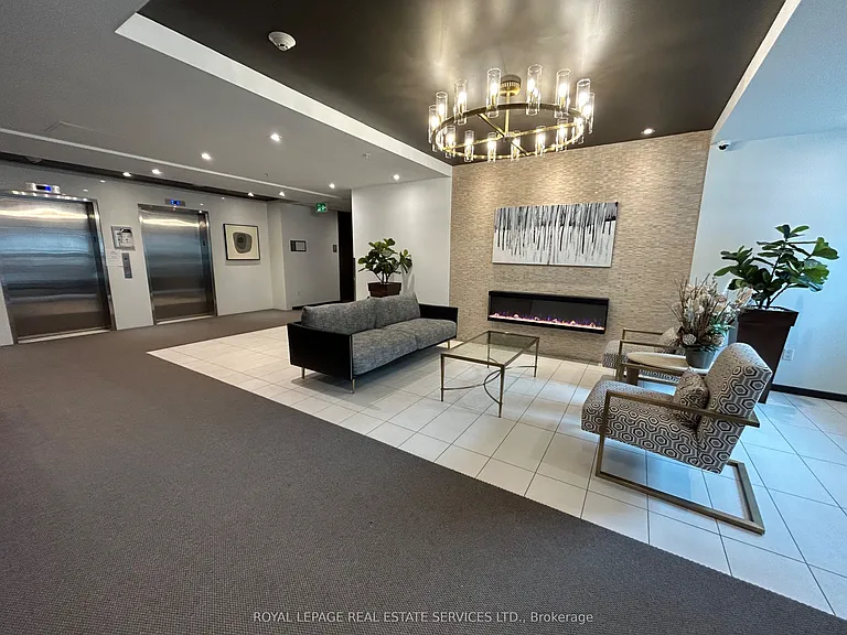 460 A Belmont Ave W #102 — Photo 3