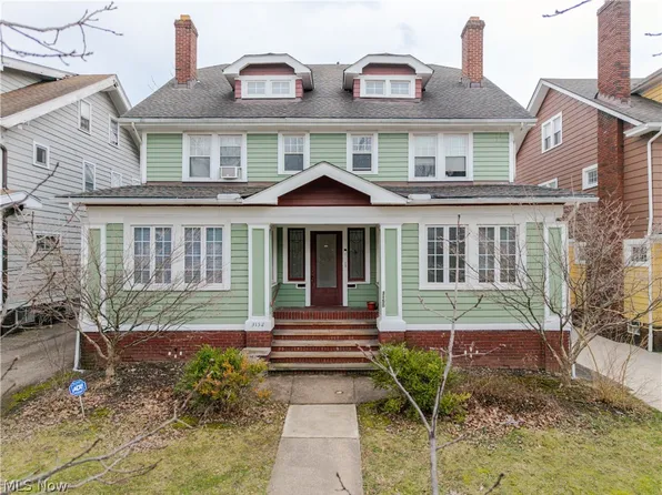 3152 E Derbyshire Rd, Cleveland Heights, OH 44118