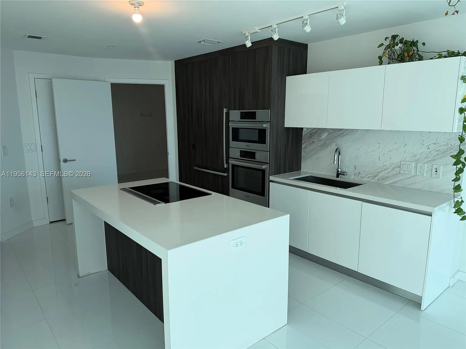1 bed, 1254 sqft, $5,300 — Photo 4