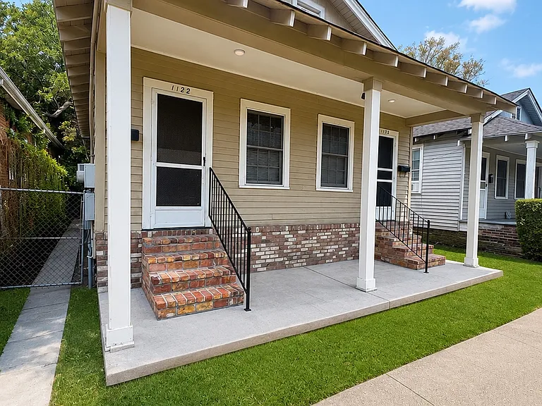 1122 Hillary St — Photo 1