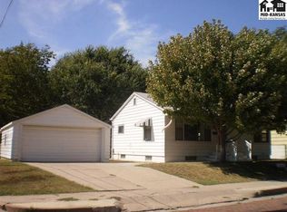 615 N Elm St, Hutchinson, KS 67501