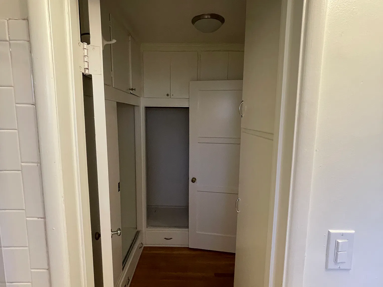 1 bed, 700 sqft, $2,100 — Photo 2