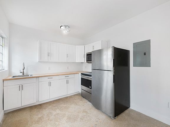3rd image of 410 76th St #D