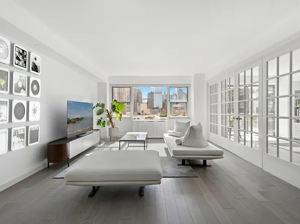 150 East 69th Street image 1 of 11