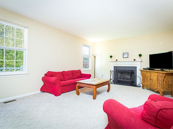 5th image of 612 Nemours Ln