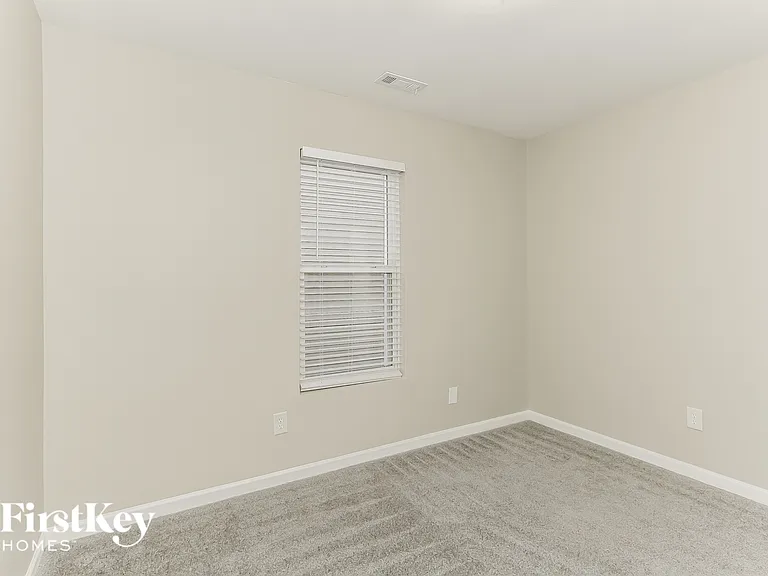 7307 Woodbourne Ln — Photo 12