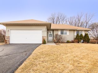 5735 Yucca Ln N, Plymouth, MN 55446