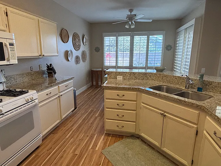 78724 Palm Tree Ave — Photo 8