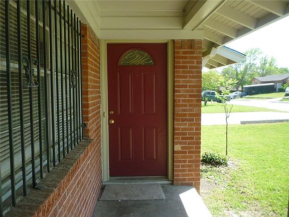 3rd image of 5804 Lazy River Dr