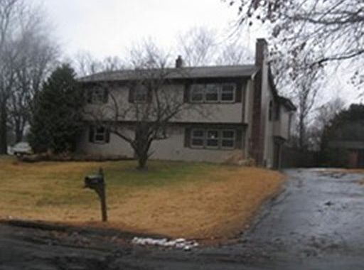 2nd image of 14 Robin Rd