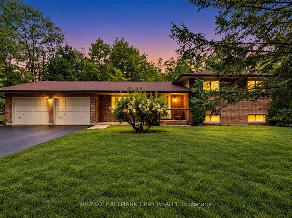 4 Binnie Dr, Springwater, ON L9X 0C4