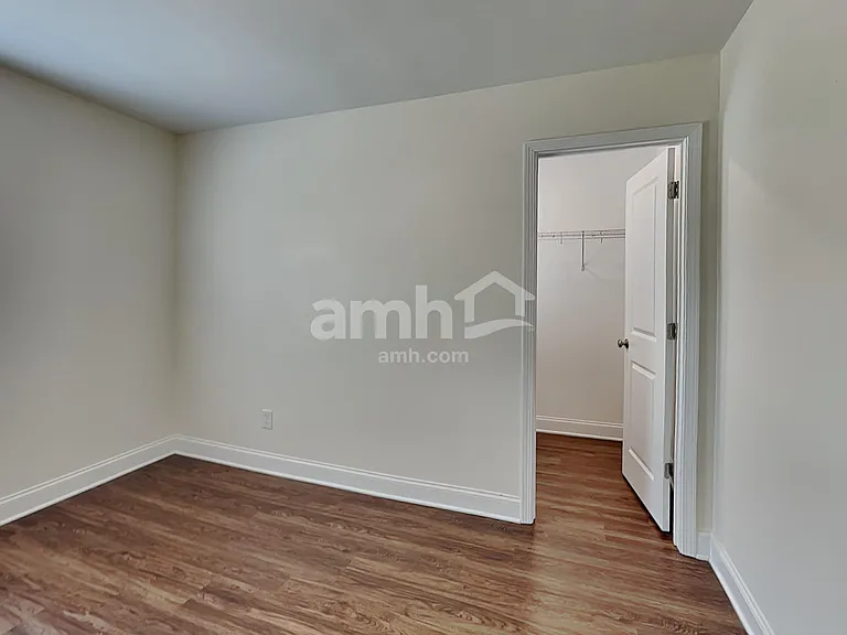300 Vaughan Pl — Photo 16