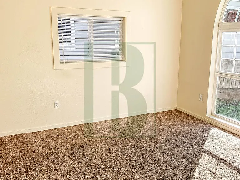 2217-2221 Lee St SE — Photo 6