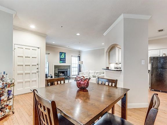 2nd image of 4102 Buena Vista St Unit 4