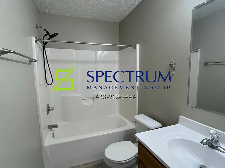 680 Privet Dr — Photo 8