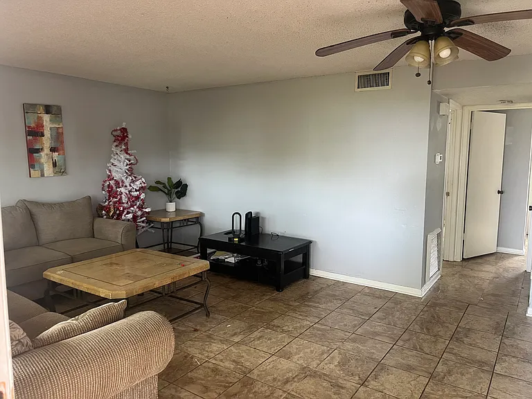 2135 Beach Dr SE #1 — Photo 2