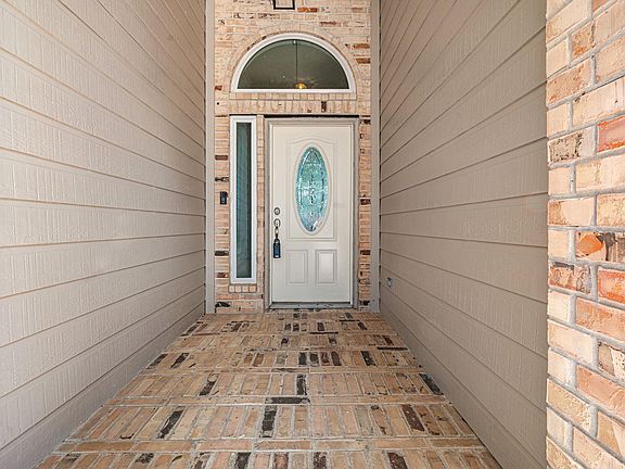 4th image of 6115 Caroline Green Ct