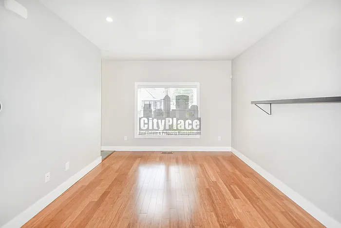 1223 E New York St — Photo 6