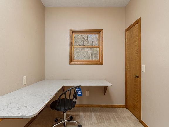5th image of 23444 Paradise Dr