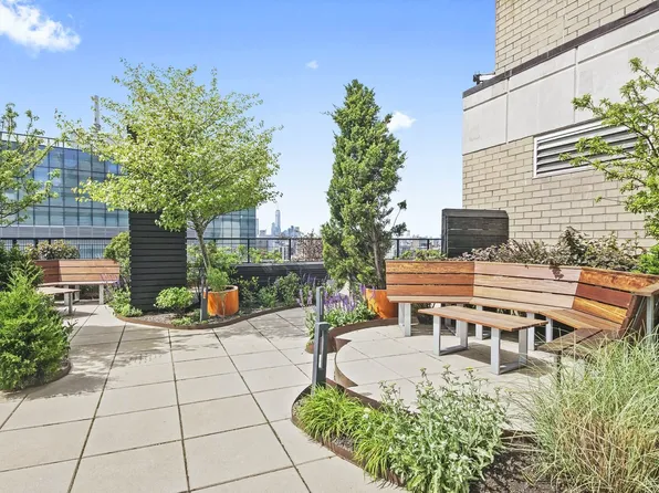 401 East 34th Street N13M image 3 of 5