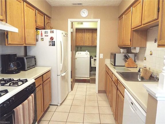 2nd image of 7360 Forsythia Ln #96