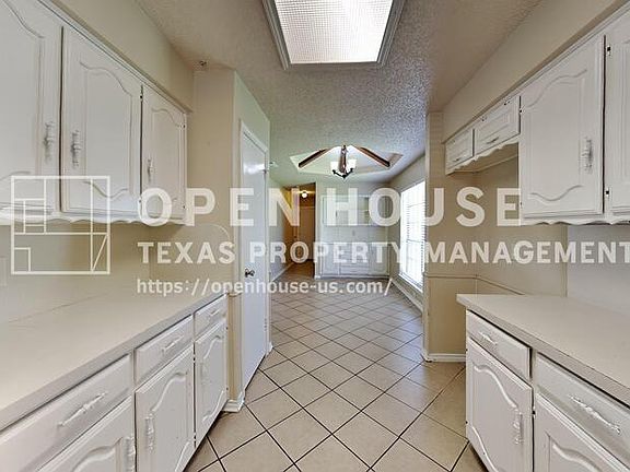 5th image of 2304 Tamarisk Dr