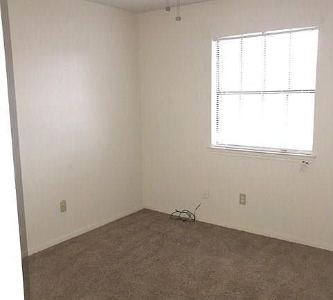 3rd image of 2610 Hidden Valley Dr