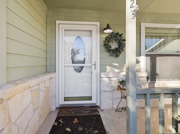 121 S Plant Ave APT 102, Boerne, TX 78006