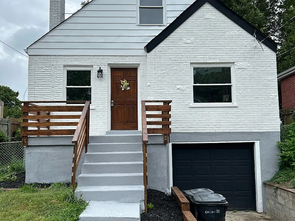1340 Manss Ave