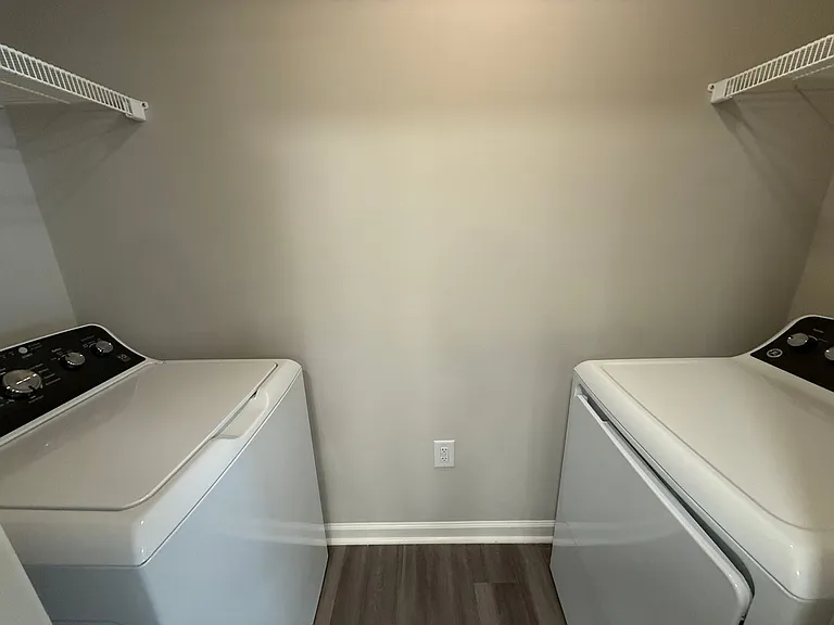 7085 Hanesbrook Cir — Photo 10