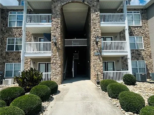 7104 W Friendly Ave Unit 207, Greensboro, NC 27410