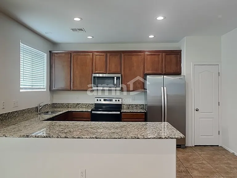 2865 S Hansen Dr — Photo 4
