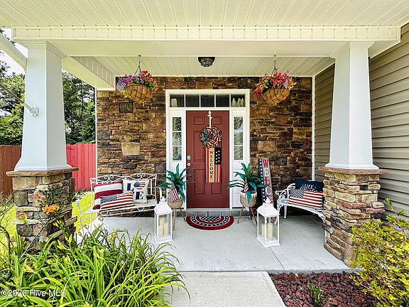 3rd image of 113 Ironwood Court