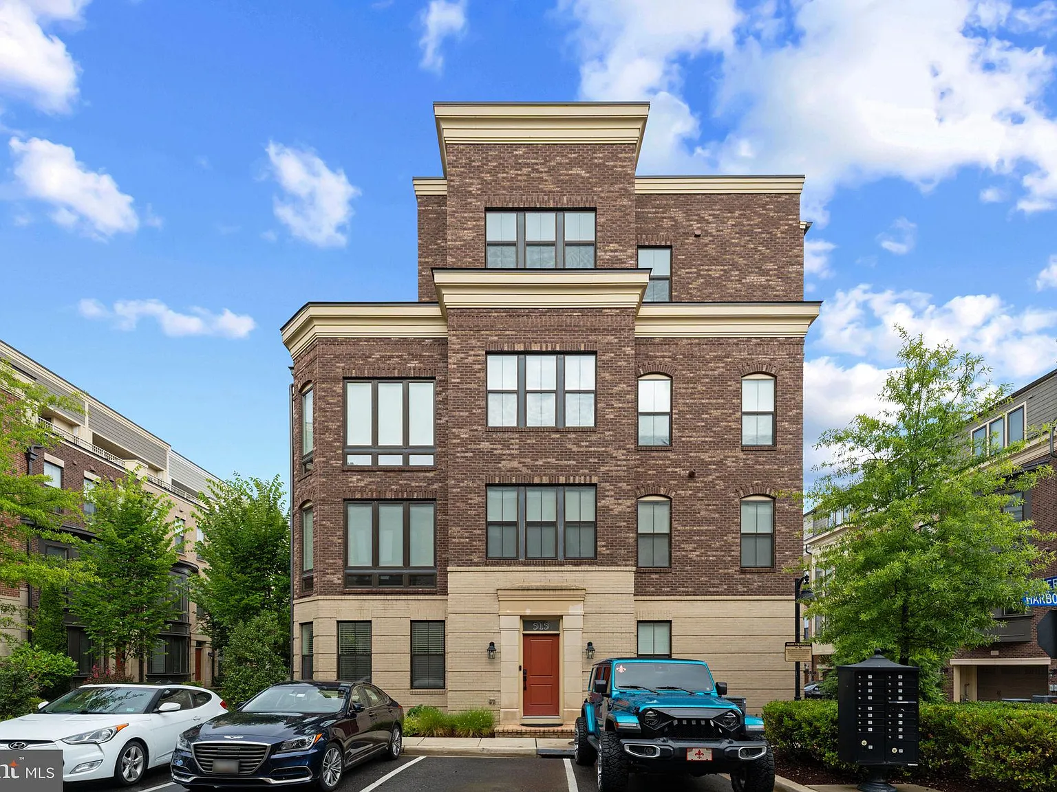 Potomac Overlook Condo — Photo 1