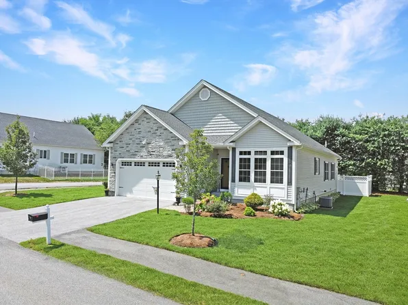 23 Country Club Cir #23, Methuen, MA 01844