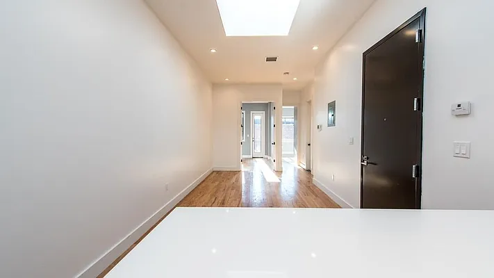 Rented by Nooklyn NYC LLC | media 25