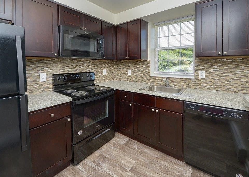 1st image of 915 Cedartree Ln #909-06