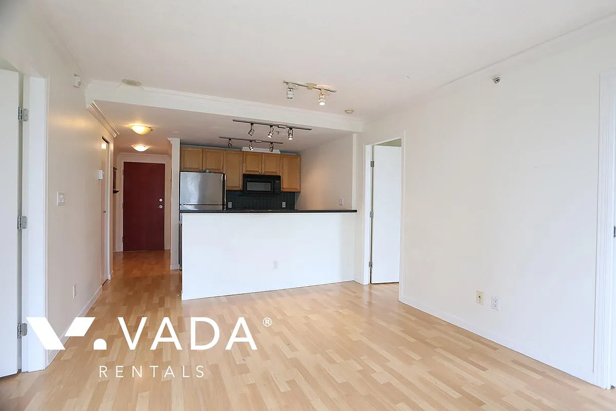 928 Richards Street Vancouver — Photo 3