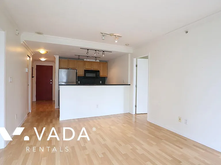 928 Richards St #605 — Photo 3
